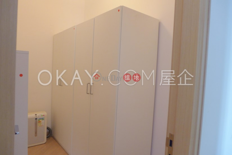 HK$ 45,000/ month, Imperial Seacoast (Tower 8) | Yau Tsim Mong | Stylish 3 bed on high floor with harbour views | Rental