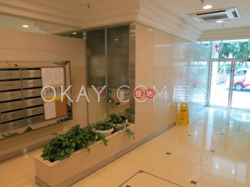 HK$ 29,800/ month Southern Pearl Court, Wan Chai District, Charming 3 bedroom on high floor with racecourse views | Rental