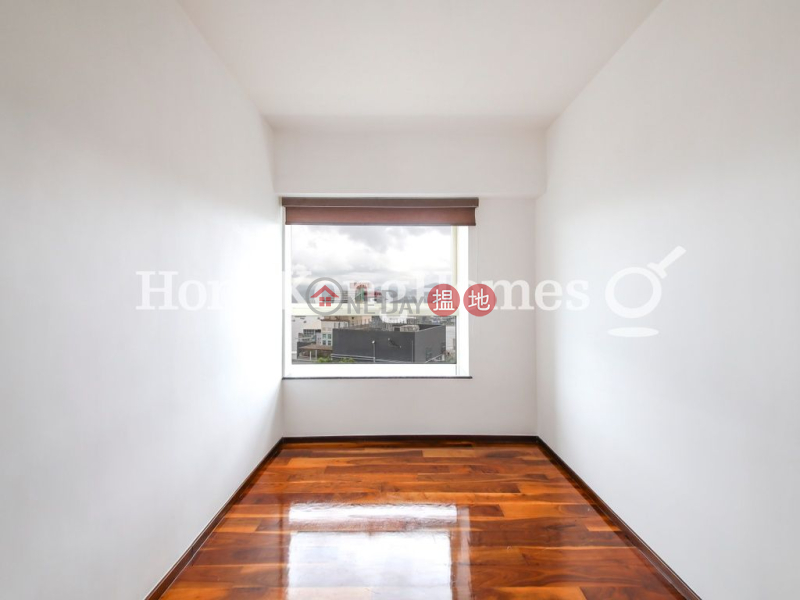 HK$ 19M, Centrestage, Central District 3 Bedroom Family Unit at Centrestage | For Sale