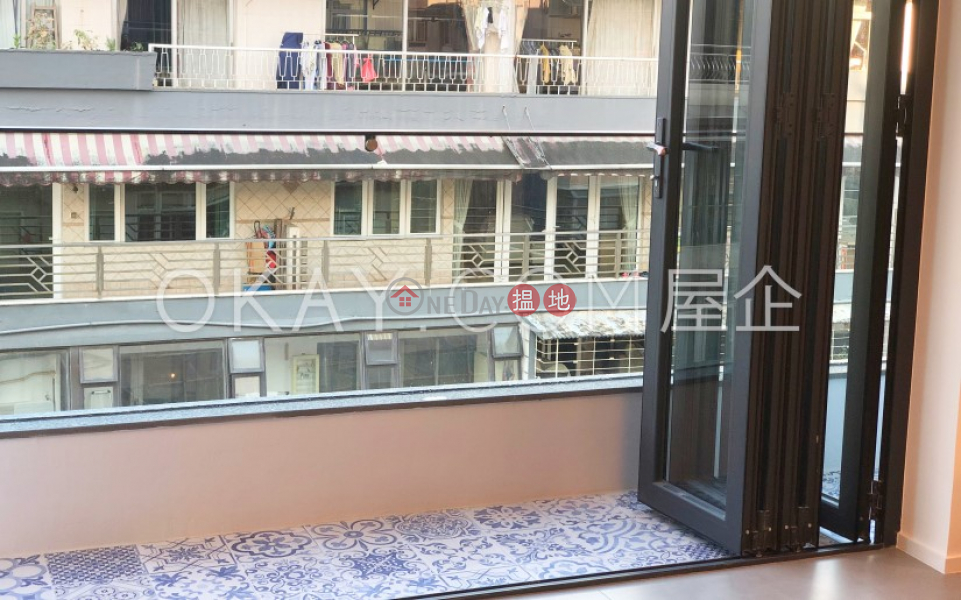 Tasteful 3 bedroom on high floor with balcony | Rental | Vienna Mansion 華納大廈 Rental Listings