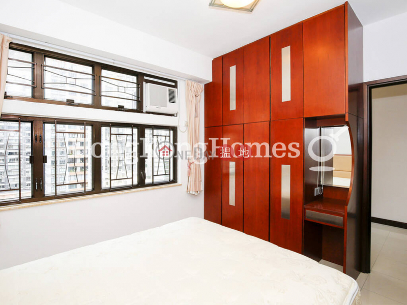 HK$ 27,000/ month King\'s Court | Western District 3 Bedroom Family Unit for Rent at King\'s Court