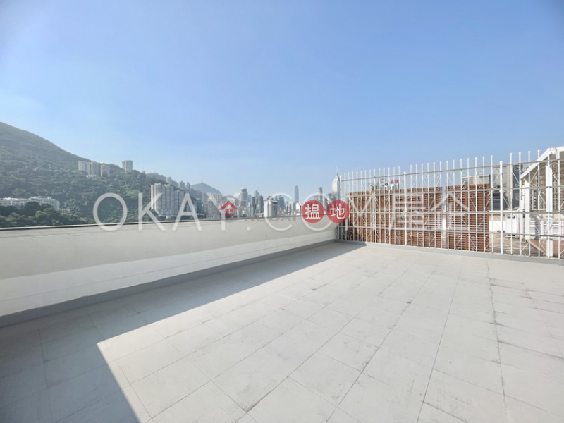 Property Search Hong Kong | OneDay | Residential Sales Listings, Gorgeous 2 bedroom on high floor with rooftop & parking | For Sale