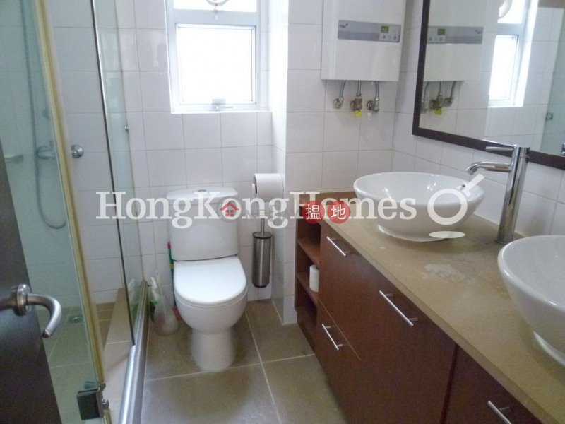 Property Search Hong Kong | OneDay | Residential Rental Listings | 3 Bedroom Family Unit for Rent at Silver Fair Mansion