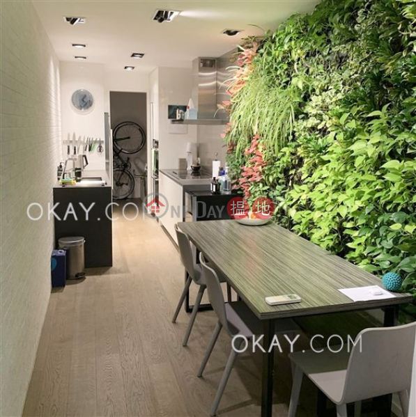 HK$ 35,000/ month, Caine Building | Western District, Gorgeous 2 bedroom in Mid-levels West | Rental