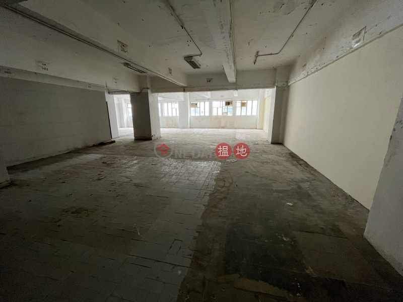 蜆殼工業大廈位於柴灣利衆街12號11樓, 鄰近柴灣地鐵站(約3分鐘步行距 離),位置方便優越, 周邊配套齊備|12利眾街 | 柴灣區香港-出租HK$ 145,800/ 月