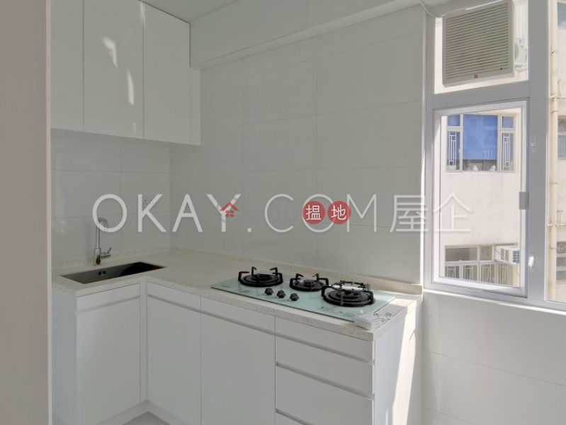 Charming 3 bedroom on high floor with rooftop & parking | For Sale | 1 Yik Kwan Avenue 益群道1號 Sales Listings