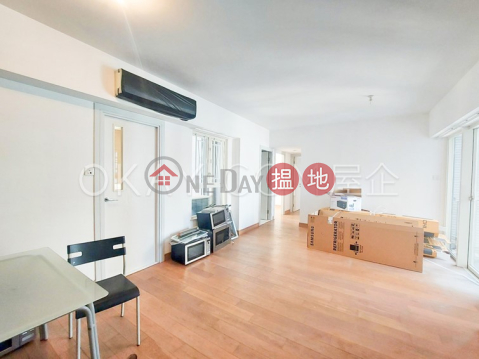 Unique 3 bedroom with balcony | For Sale, Centrestage 聚賢居 | Central District (OKAY-S3768)_0