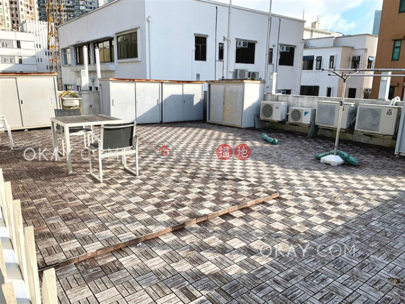 HK$ 40,000/ month | Jolly Garden Wan Chai District | Elegant 3 bedroom on high floor with rooftop & parking | Rental