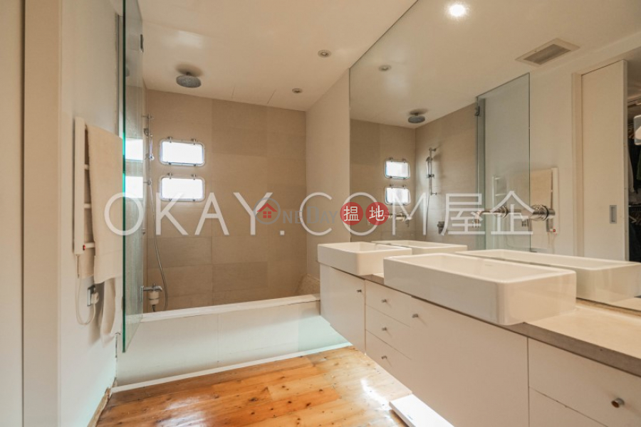Beautiful 3 bedroom with balcony & parking | For Sale | Bisney Cove 別士尼小灣 Sales Listings