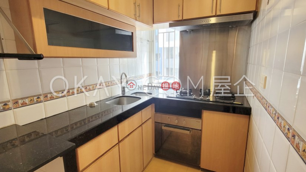 HK$ 32,500/ month Kenyon Court, Western District Unique 2 bedroom in Mid-levels West | Rental