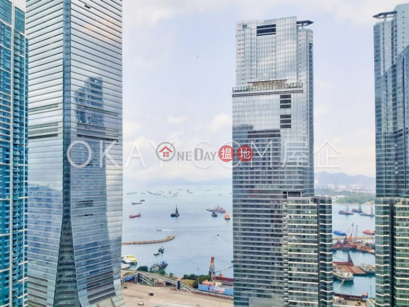 Stylish 3 bedroom on high floor with harbour views | Rental | The Arch Star Tower (Tower 2) 凱旋門觀星閣(2座) Rental Listings