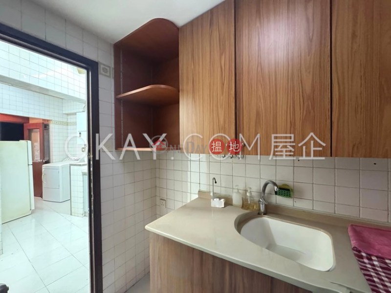 Rare 3 bedroom with balcony & parking | For Sale | United Mansion 騰黃閣 Sales Listings