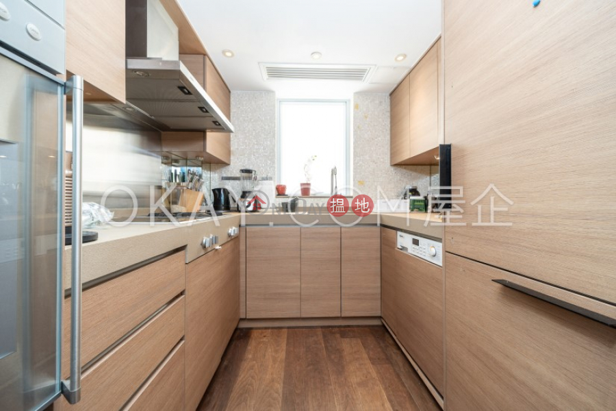 HK$ 35,000/ month, Mountain View Court Western District, Unique 2 bedroom on high floor with balcony | Rental