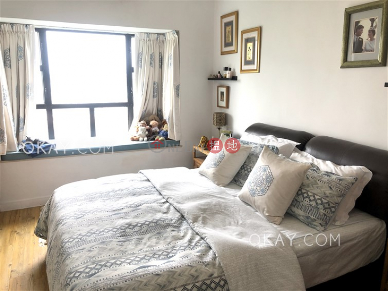 HK$ 31,000/ month Discovery Bay, Phase 4 Peninsula Vl Caperidge, 9 Caperidge Drive | Lantau Island Luxurious 3 bed on high floor with sea views & rooftop | Rental