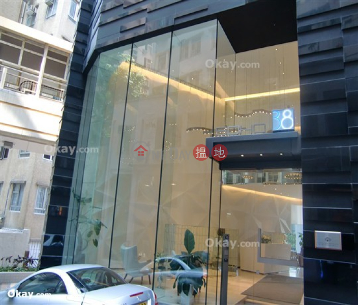 HK$ 16.8M, Soho 38 | Western District, Nicely kept 2 bed on high floor with harbour views | For Sale