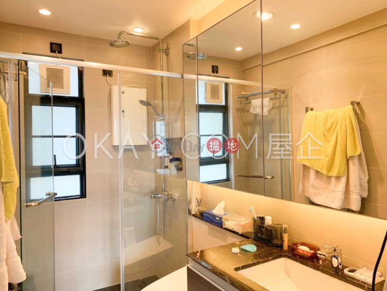 HK$ 45,000/ month Block 45-48 Baguio Villa, Western District, Nicely kept 3 bedroom with balcony & parking | Rental