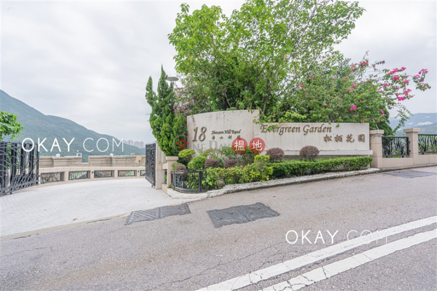 Lovely house with terrace & parking | Rental | Evergreen Garden 松柏花園 Rental Listings