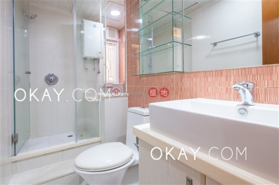 HK$ 44,500/ month, Block 45-48 Baguio Villa Western District Nicely kept 3 bedroom with balcony & parking | Rental
