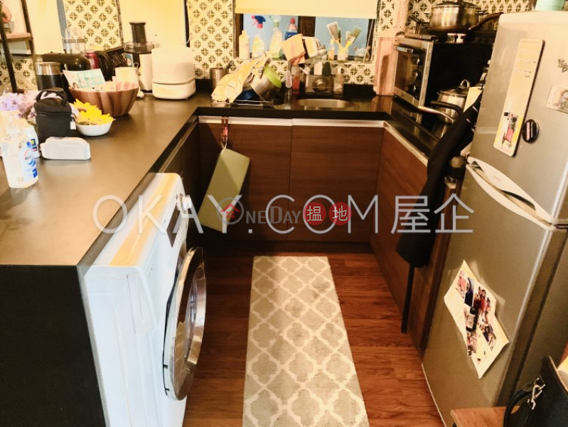 HK$ 27,000/ month | Po Hing Mansion Central District | Intimate 1 bedroom on high floor with terrace | Rental