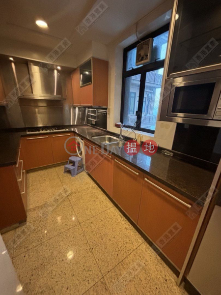 Three bedrooms, one apartment, multi-purpose in THE ARCH | 1 Austin Road West | Yau Tsim Mong Hong Kong | Sales | HK$ 44.8M