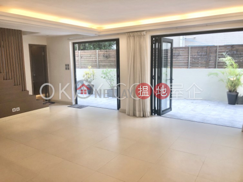 Tasteful house with rooftop, terrace & balcony | For Sale | Hing Keng Shek 慶徑石 _0