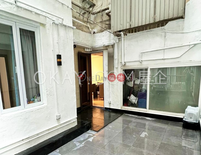 Stylish 3 bedroom with terrace & balcony | For Sale | Riviera Mansion 海濱大廈 Sales Listings