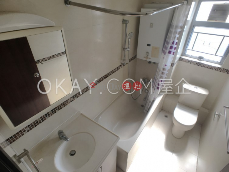 HK$ 42,000/ month, OXFORD GARDEN | Kowloon City | Charming 3 bedroom with parking | Rental