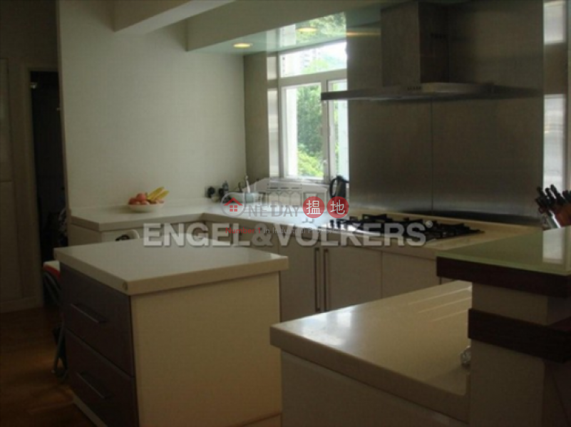3 Bedroom Family Apartment/Flat for Sale in Mid Levels - West | Medallion Heights 金徽閣 Sales Listings