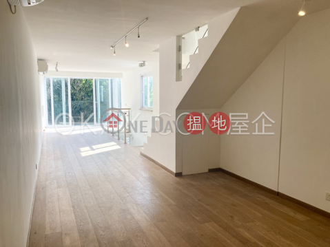 Lovely house with rooftop & parking | For Sale | Tai Au Mun 大坳門 _0