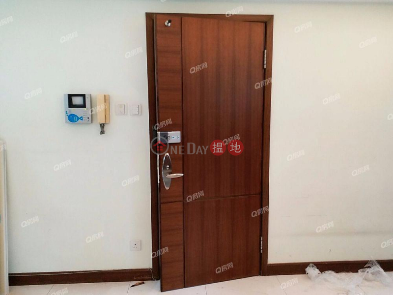 Royal Court | 3 bedroom Mid Floor Flat for Sale, 52A Tai Hang Road | Wan Chai District Hong Kong, Sales HK$ 16M