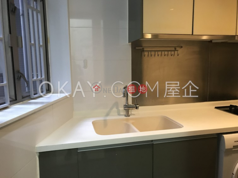 Stylish 3 bedroom with balcony | Rental, Island Crest Tower 2 縉城峰2座 Rental Listings | Western District (OKAY-R89884)