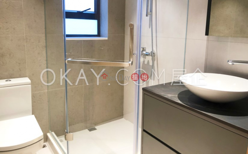 HK$ 53,000/ month, Vienna Mansion Wan Chai District, Tasteful 3 bedroom on high floor with balcony | Rental