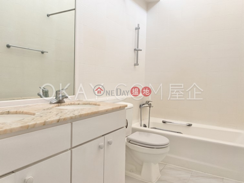 Efficient 4 bedroom with balcony & parking | Rental | House A1 Stanley Knoll 赤柱山莊A1座 Rental Listings
