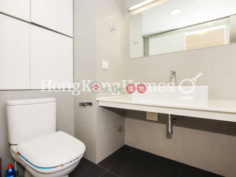 HK$ 63,000/ month The Royal Court, Central District, 3 Bedroom Family Unit for Rent at The Royal Court
