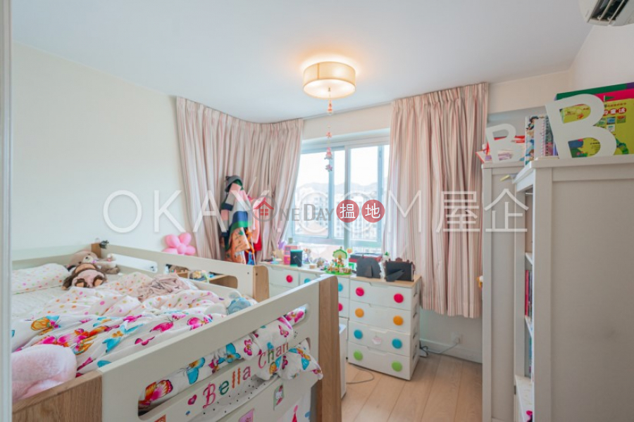 Lovely 3 bedroom on high floor with parking | For Sale | HELENA GARDEN 海倫苑 Sales Listings