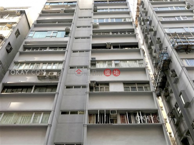 Nicely kept 2 bedroom on high floor with rooftop | For Sale | 16-22 King Kwong Street 景光街16-22號 Sales Listings