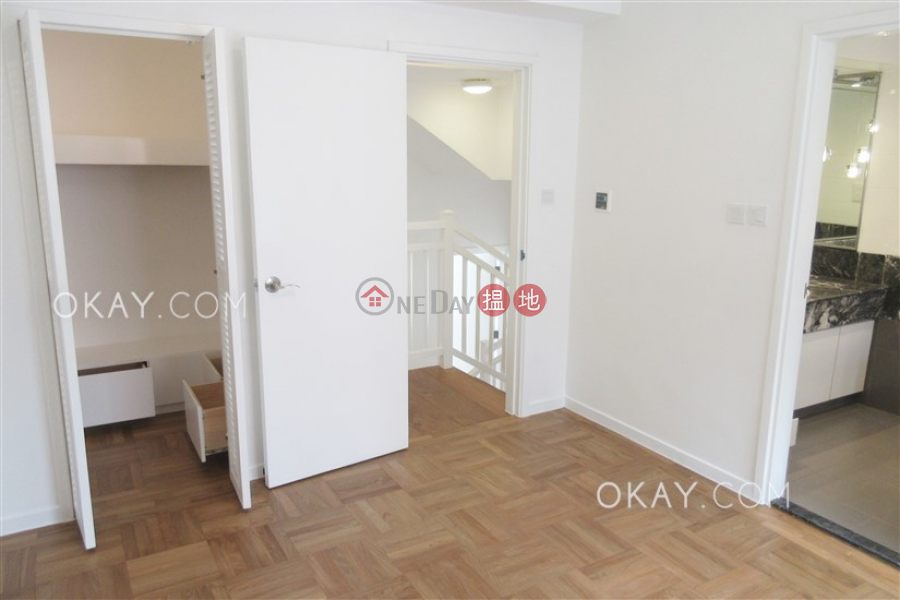 HK$ 123,500/ month, Queen\'s Garden Central District | Beautiful 3 bedroom on high floor with parking | Rental