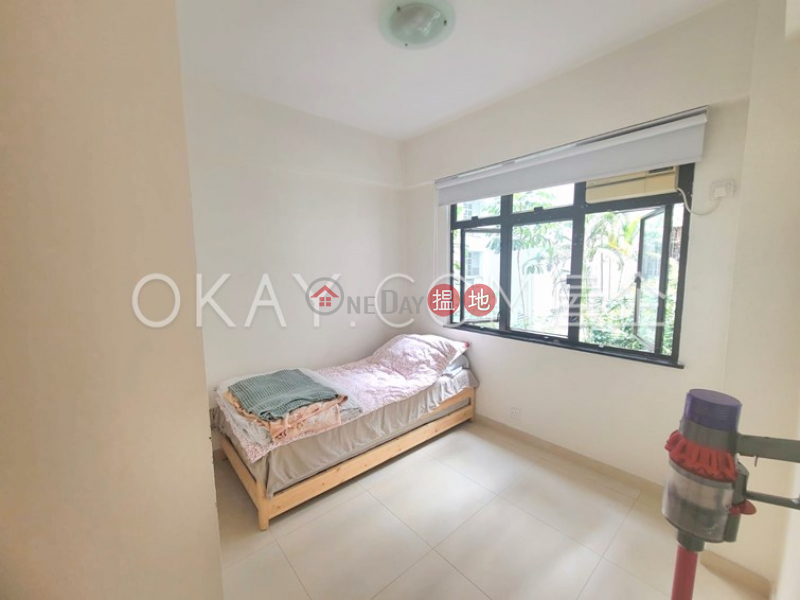 HK$ 30,000/ month, Tak Mansion Western District, Luxurious 3 bedroom in Mid-levels West | Rental