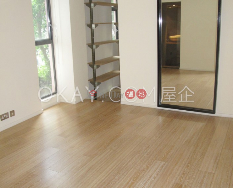 Tasteful 2 bedroom in Central | For Sale, New Central Mansion 新中環大廈 Sales Listings | Central District (OKAY-S312776)