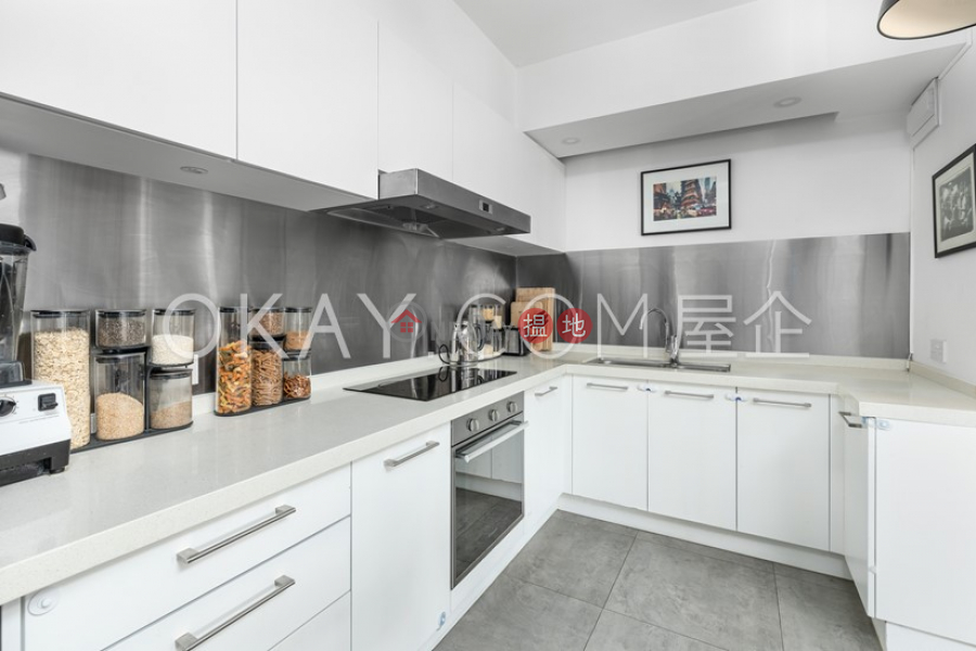 HK$ 18.28M | Block A Grandview Tower Eastern District, Efficient 2 bedroom with balcony & parking | For Sale