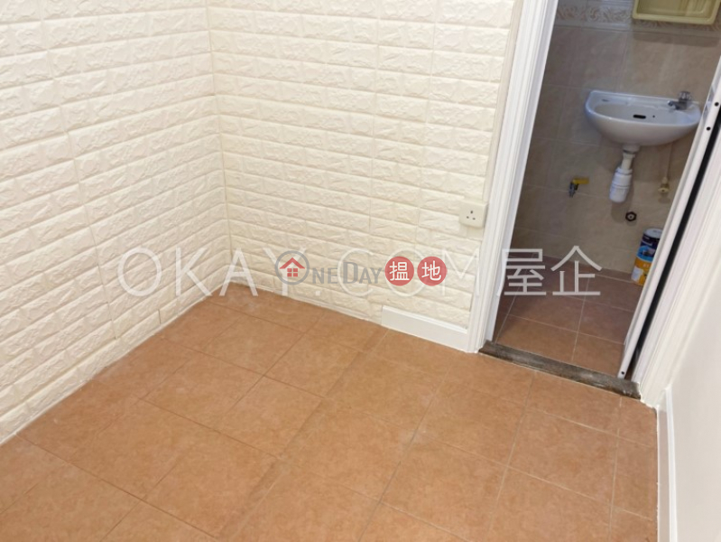 Stylish 3 bedroom with balcony & parking | Rental | Ronsdale Garden 龍華花園 Rental Listings