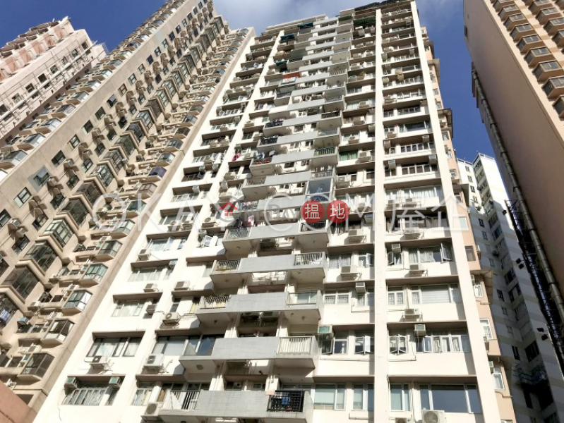 香港搵樓|租樓|二手盤|買樓| 搵地 | 住宅出售樓盤-3房2廁,極高層,連車位,露台山村大廈出售單位