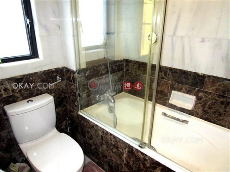 Nicely kept 3 bedroom on high floor | Rental | 62B Robinson Road 愛富華庭 Rental Listings