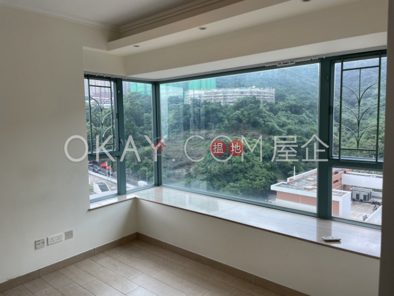 HK$ 10.6M POKFULAM TERRACE Western District | Tasteful 3 bedroom with balcony | For Sale