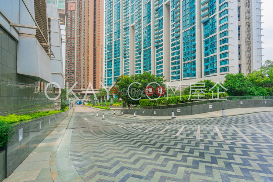 Stylish 2 bedroom in Kowloon Station | For Sale | The Harbourside Tower 1 君臨天下1座 Sales Listings
