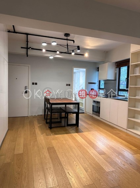 Charming 1 bedroom in Sheung Wan | Rental | Central Mansion 中央大廈 _0