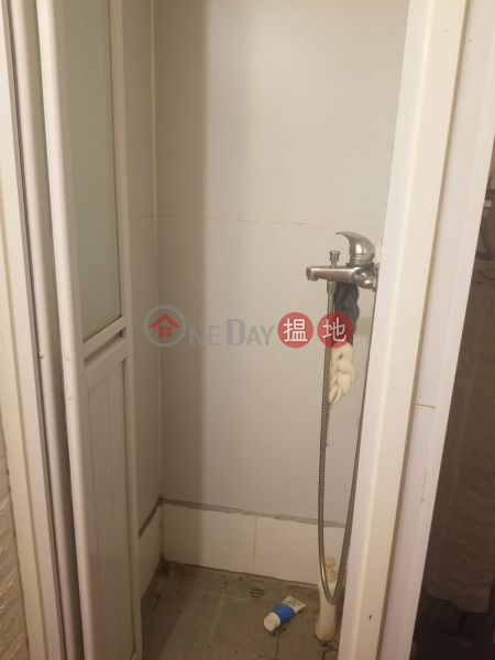 HK$ 16,000/ month | United Commercial Building Wan Chai District TEL: 98755238