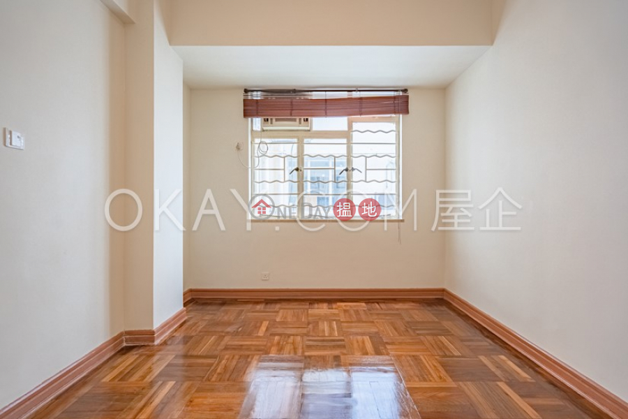 HK$ 45,000/ month | Robinson Mansion, Western District Luxurious 3 bedroom with balcony & parking | Rental