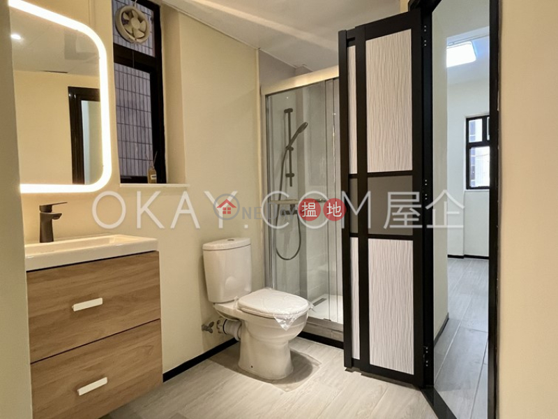 Cozy 3 bedroom on high floor | Rental, Hing Yue Mansion 興裕大廈 Rental Listings | Wan Chai District (OKAY-R408169)