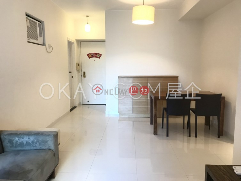Rare 2 bedroom in Mid-levels Central | For Sale | Hillsborough Court 曉峰閣 Sales Listings